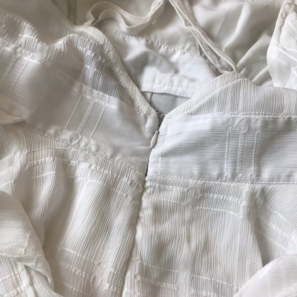 Fashion Nova White Romper Size Large - Picture 3 of 5